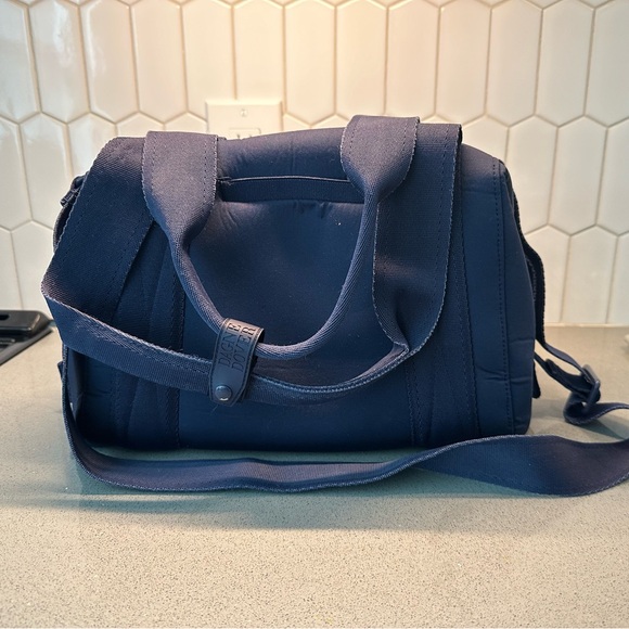 Danger Dover LANDON NEOPRENE CARRYALL BAG Small Navy - Picture 4 of 10